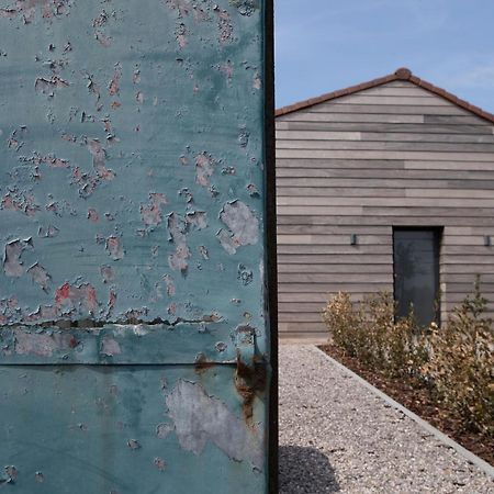 Landelijk Vakantiehuis In Diksmuide Met Een Tuin En Vijver Exterior photo