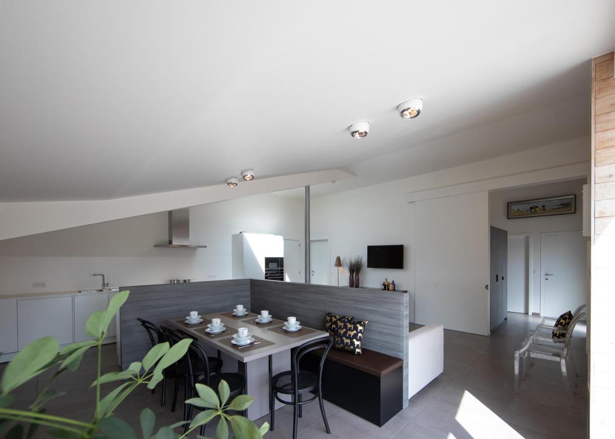 Landelijk Vakantiehuis In Diksmuide Met Een Tuin En Vijver Exterior photo